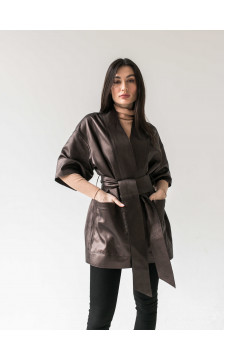 Стильная куртка-кимоно из натуральной кожи коричневого цвета - фото 1