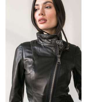 Стильна куртка чорного кольору з натуральної шкіри - фото 2