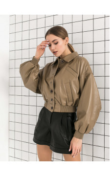 Женская куртка-бомбер бежевого цвета из натуральной кожи - фото 1