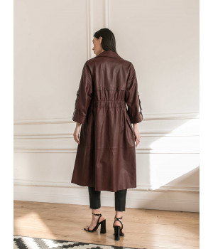 Женское пальто из натуральной кожи шоколадного цвета в стиле OWERSIZE - фото 2