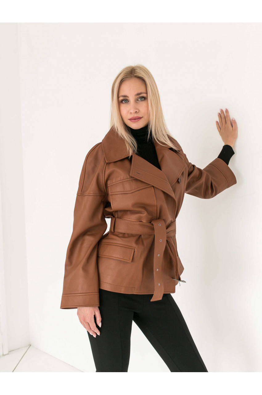 Жіноча шкіряна куртка коричневого кольору - фото 0