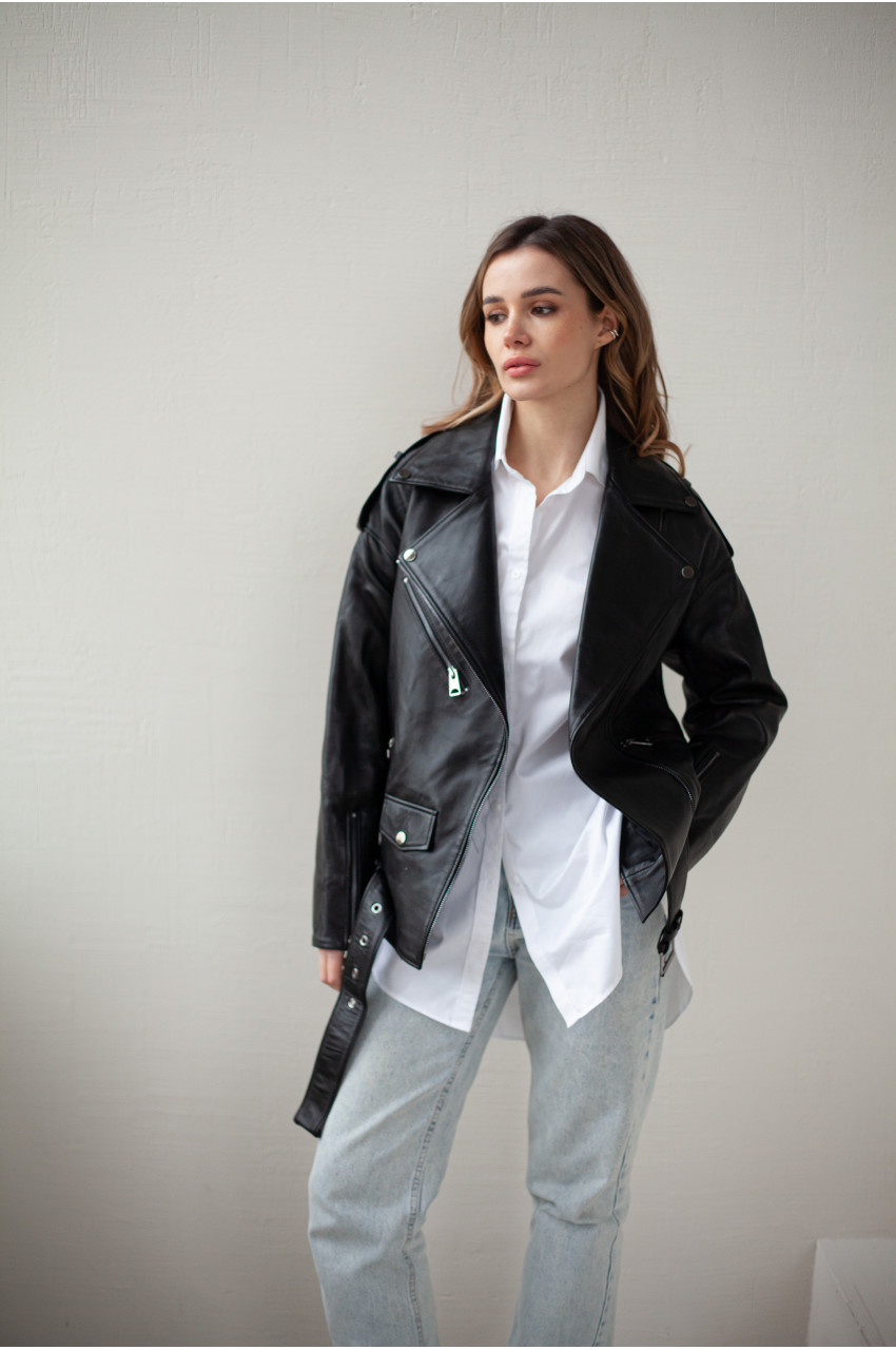 Жіноча шкіряна куртка-косуха чорного кольору - фото 0