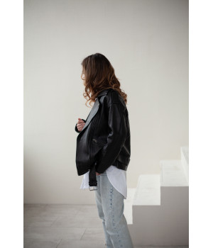 Жіноча шкіряна куртка-косуха чорного кольору - фото 5