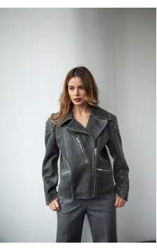 Женская куртка-косуха в стиле ВИНТАЖ серого цвета из натуральной кожи - фото 1