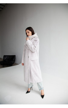 Женское пальто-пуховик с натуральным наполнителем и овечьей шерстью серого цвета  - фото 1