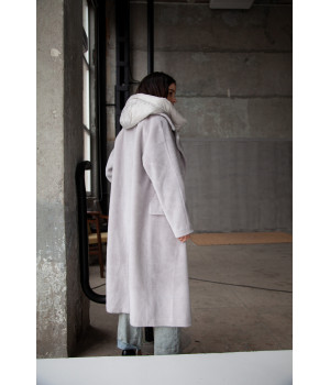 Женское пальто-пуховик с натуральным наполнителем и овечьей шерстью серого цвета  - фото 0