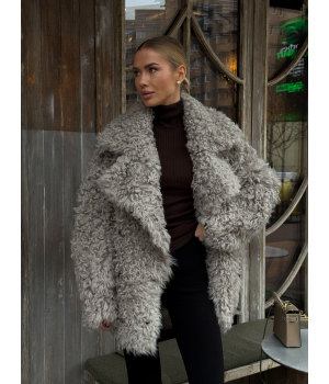 Двухсторонняя кудрявая дубленка серого цвета из натуральной овчины в стиле OVERSIZE - фото 5