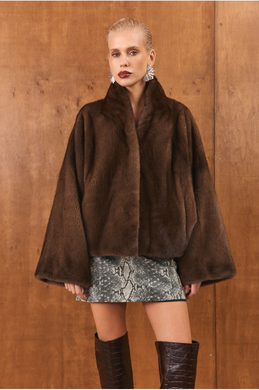 Коротка шуба OVERSIZE шоколадного кольору з канадської норки - фото 0