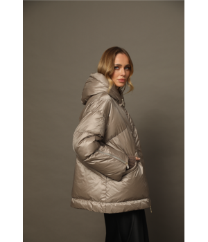 Жіночий OVERSIZE пуховик в кольорі світлий металік - фото 4