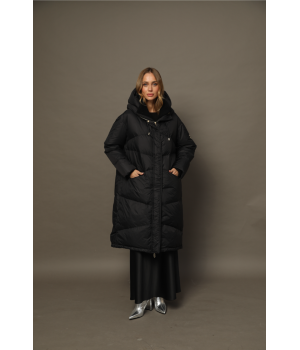 Довгий жіночий пуховик чорного кольору в стилі OVERSIZE - фото 6