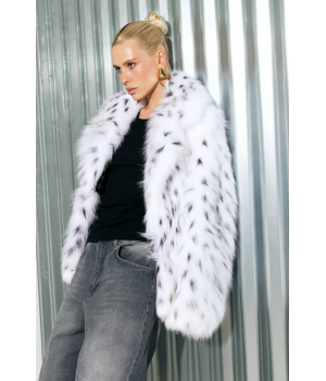 Стильна жіноча шуба білого кольору з канадської лисиці - фото 8