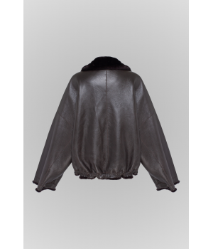 Двухсторонняя короткая дубленка-бомбер темно-шоколадного цвета - фото 7