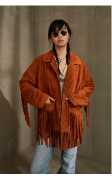Жіноча замшева куртка з натуральної шкіри коричневого кольору в стилі COWBOY - фото 1