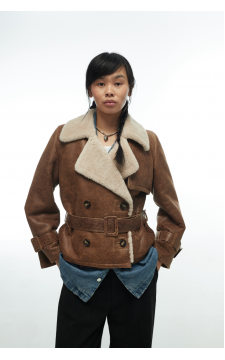 Женская винтажная дублёнка из натуральной овчины коричневого цвета - фото 1