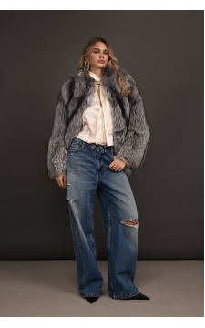 Стильная шуба серого цвета из лисы чернобурки - фото 1 Стильная шуба серого цвета из лисы чернобурки - фото 1