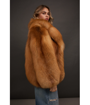 Стильная шуба рыжего цвета из лисы - фото 6