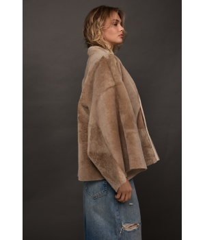 Двухсторонняя женская дубленка бежевого цвета из мериносовой овцы - фото 4