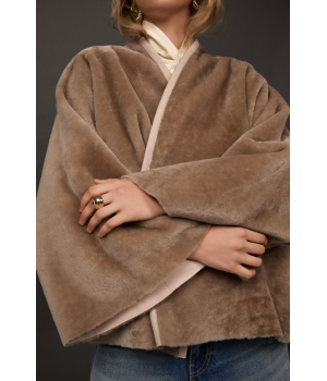 Двухсторонняя женская дубленка бежевого цвета из мериносовой овцы - фото 0