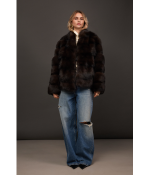 Стильная шуба из лисы темно-шоколадного цвета - фото 6