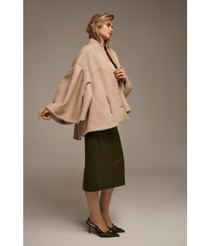 Замшевая бежевая дубленка свободного кроя - фото 2