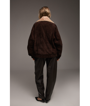 Замшевая куртка-косуха коричневого цвета с меховым воротником - фото 1