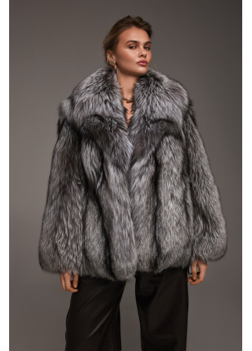 Стильная серая шуба из лисы чернобурки - фото 1