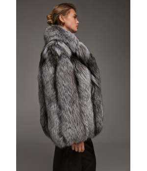 Стильная серая шуба из лисы чернобурки - фото 1