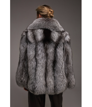 Стильная серая шуба из лисы чернобурки - фото 3