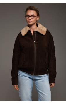Замшевая куртка из натуральной кожи коричневого цвета с меховым воротником - фото 1