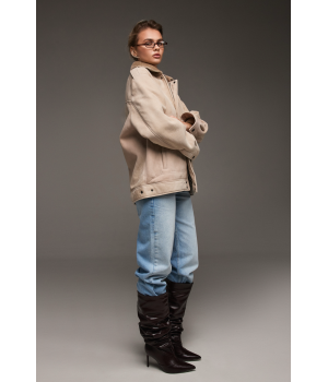 Замшевая дубленка бежевого цвета - фото 2