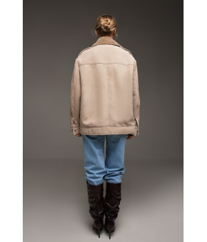 Замшевая дубленка бежевого цвета - фото 0