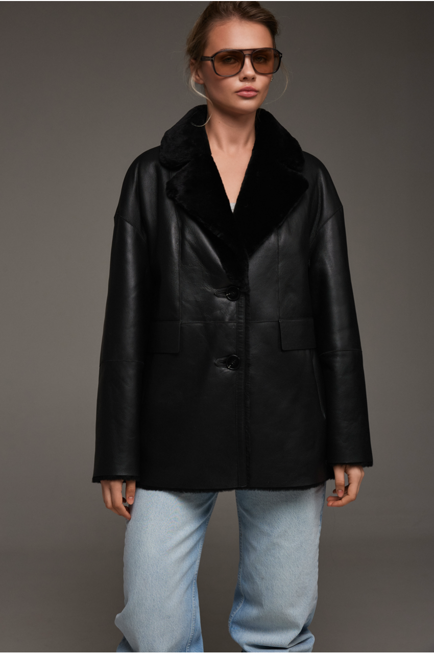 Классическая двусторонняя дубленка-пиджак черного цвета - фото 0 Классическая двусторонняя дубленка-пиджак черного цвета - фото 0