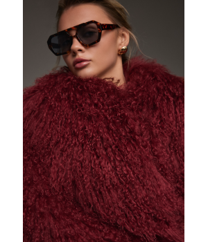 Женская шуба из ламы винного цвета - фото 0