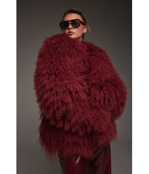 Женская шуба из ламы винного цвета - фото 2