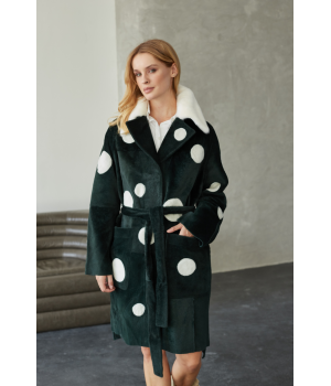 Дублянка із натуральної овчини зеленого кольору з принтом горох та норковим коміром - фото 1