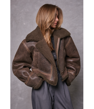 Короткая дубленка шоколадного цвета из натуральной овчины в стиле OVERSIZE - фото 4