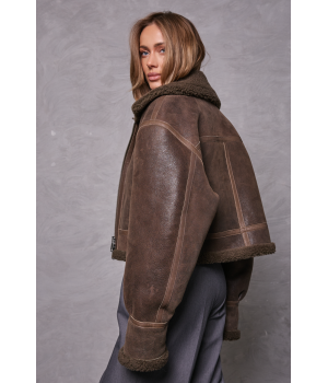 Короткая дубленка шоколадного цвета из натуральной овчины в стиле OVERSIZE - фото 1
