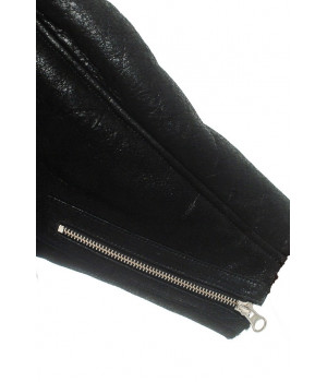 Коротка дублянка-бомбер чорного кольору з натуральної овчини - фото 2