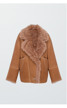 Стильная замшевая дубленка коричневого цвета - фото 1