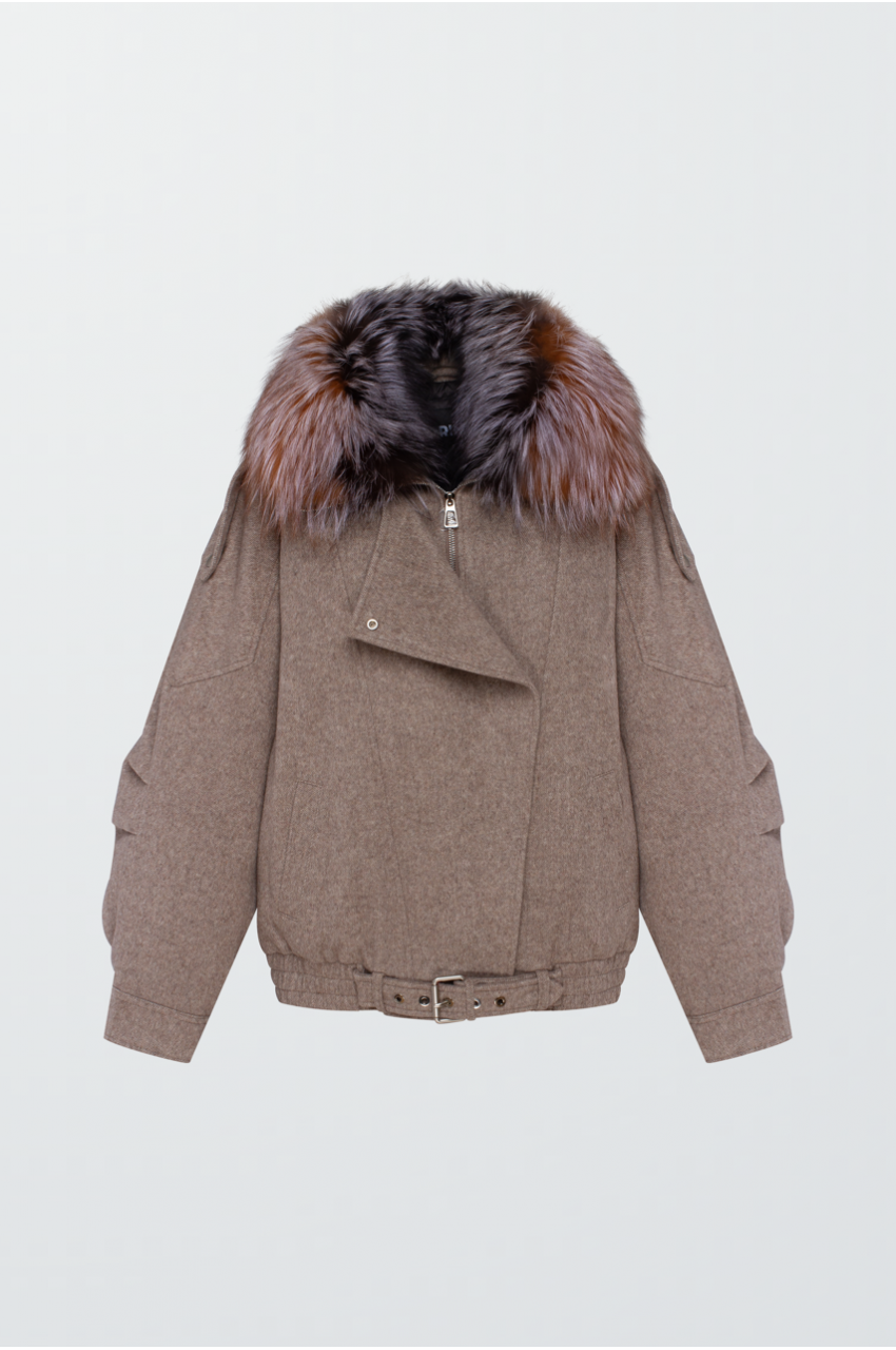 Пальто коричневого кольору з хутром лисиці - фото 0