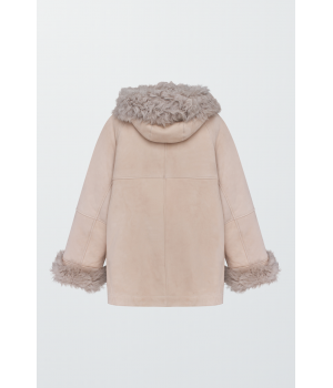 Замшева дублянка бежевого кольору з капюшоном - фото 0