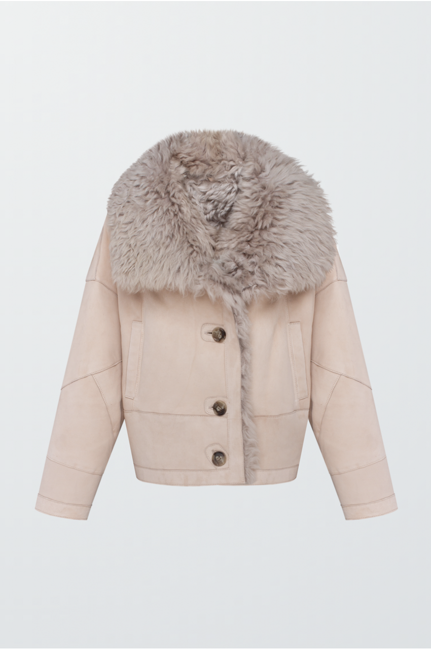 Жіноча замшева дублянка бежевого кольору - фото 0