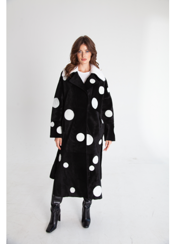 Довга дублянка із натуральної овчини чорного кольору з принтом горох - фото 1