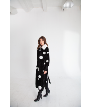 Довга дублянка із натуральної овчини чорного кольору з принтом горох - фото 1