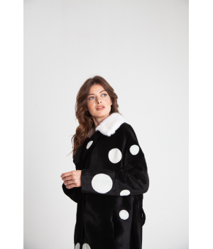 Довга дублянка із натуральної овчини чорного кольору з принтом горох - фото 3